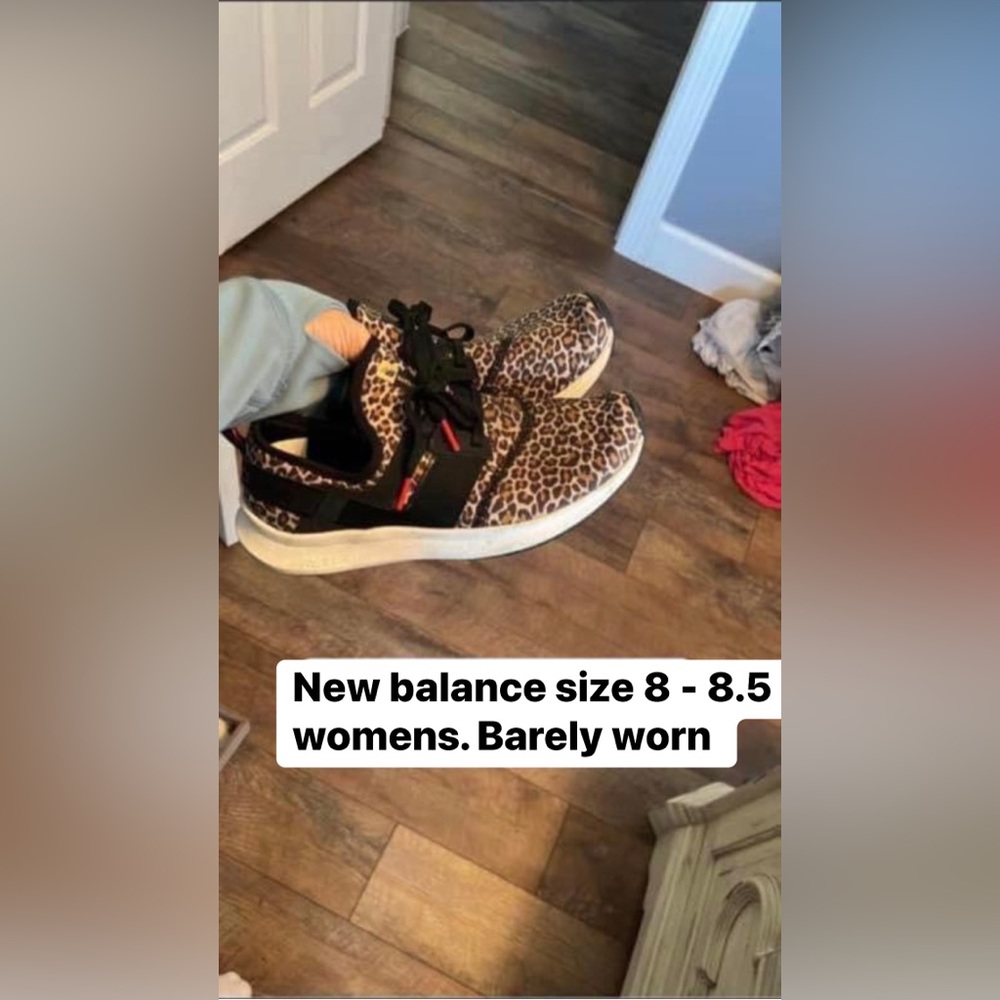 New balance tennis shoes